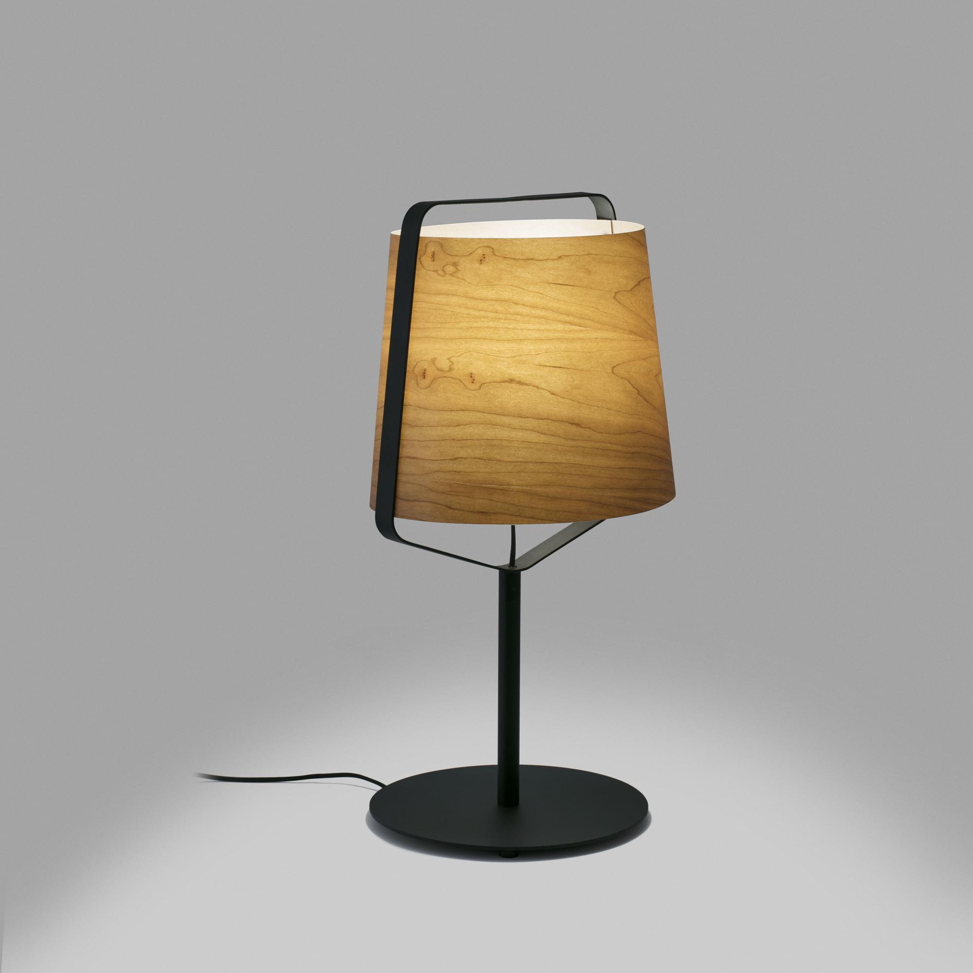 STOOD Black and wood table lamp
