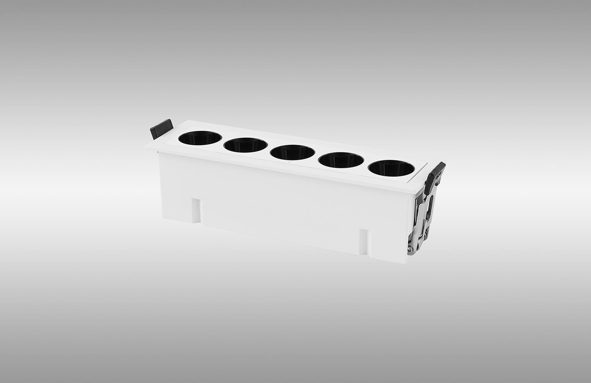 Blau Linear Recessed Spotlight