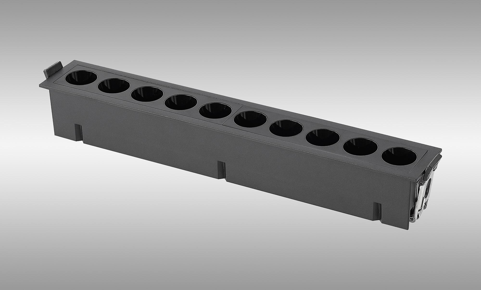 Blau Linear Recessed Spotlight