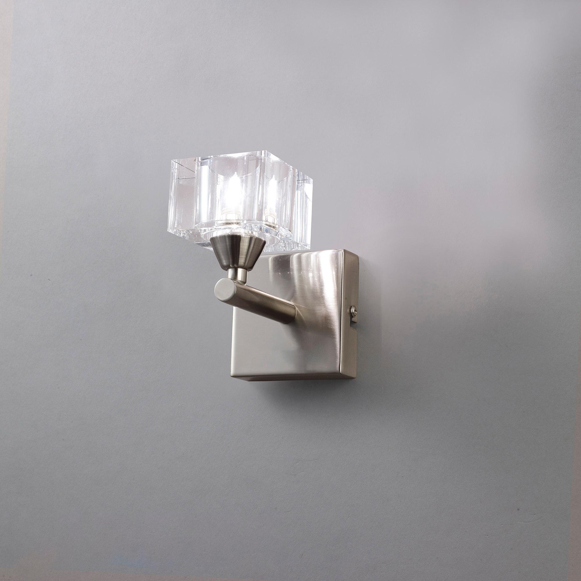 Cuadrax Wall Lamp