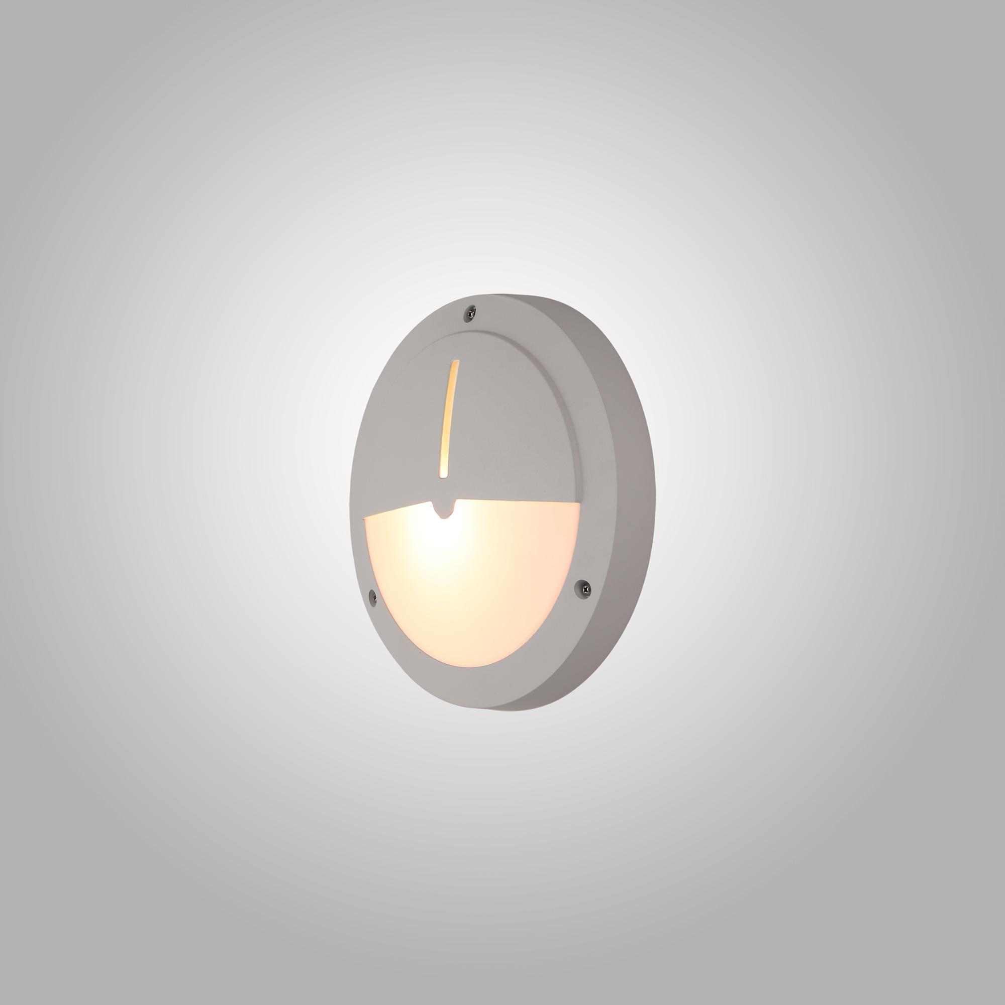 Daru Eyelid Bulkhead Wall Lamp