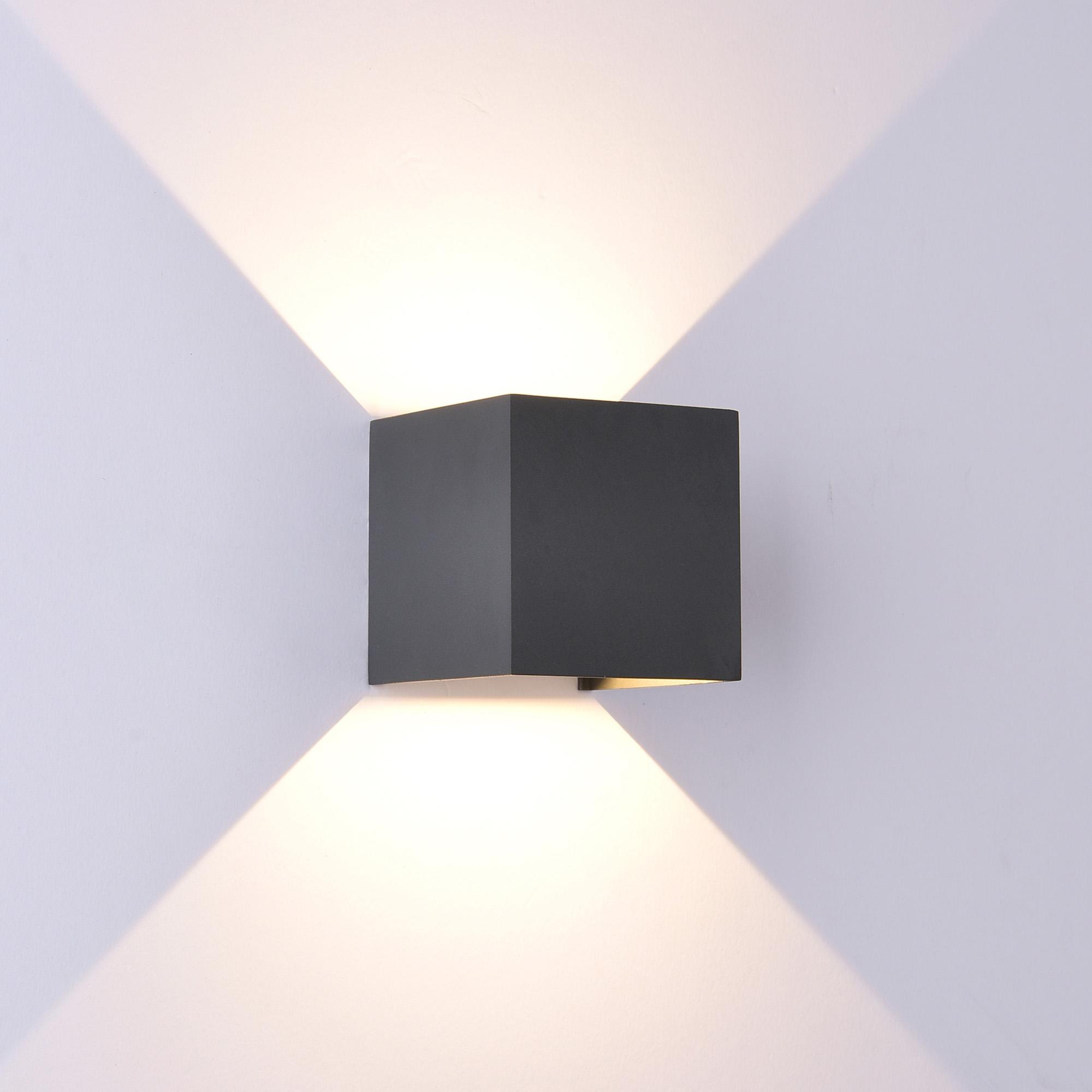 Davos Square Wall Lamp