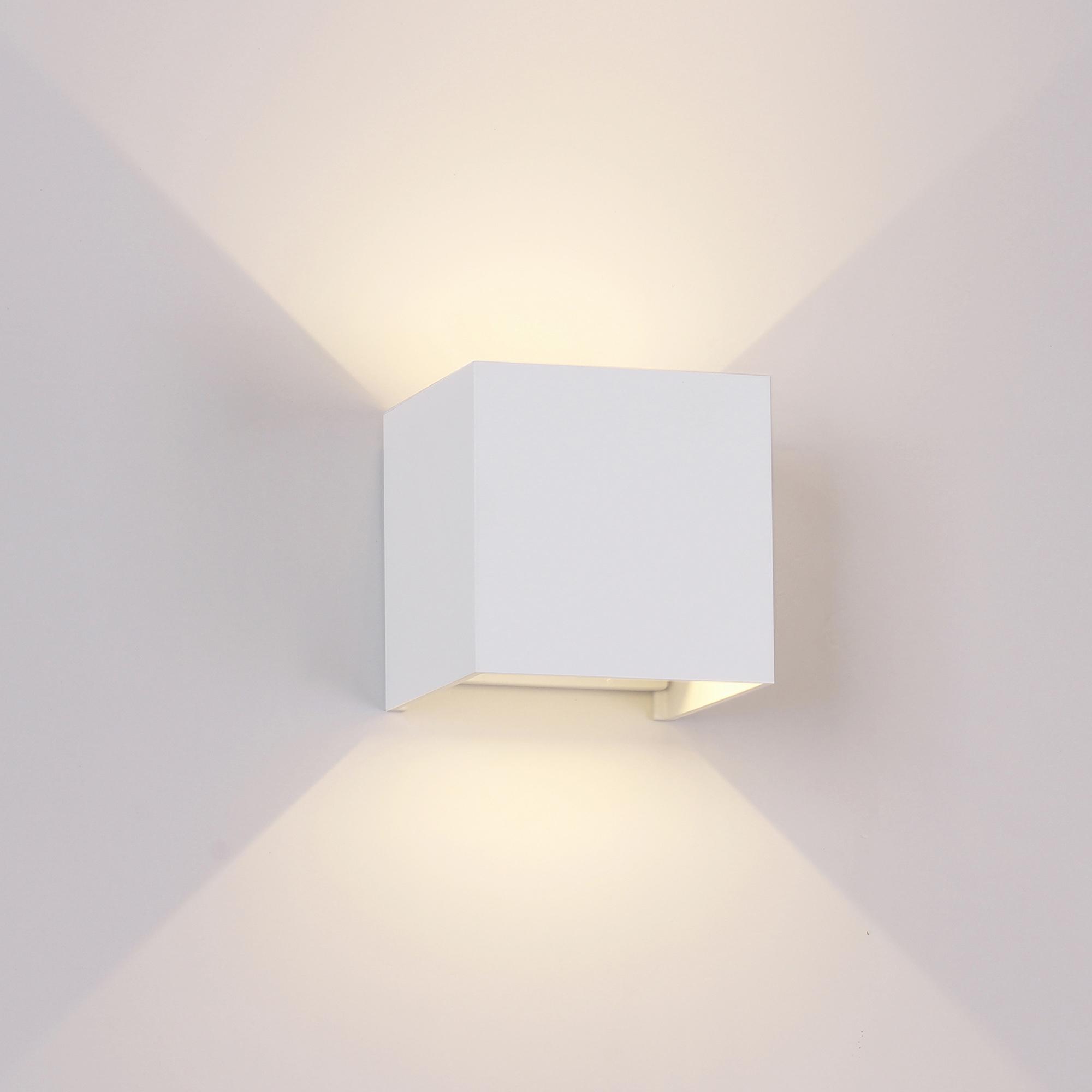 Davos Square Wall Lamp