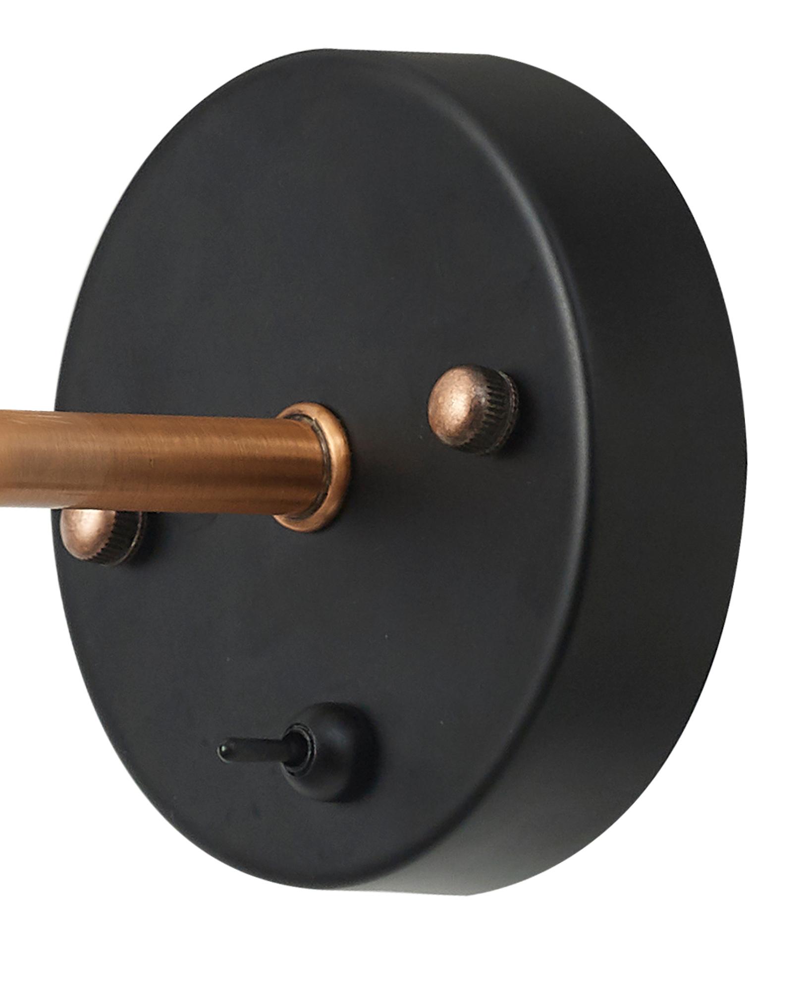 Dreifa Switched Wall Light