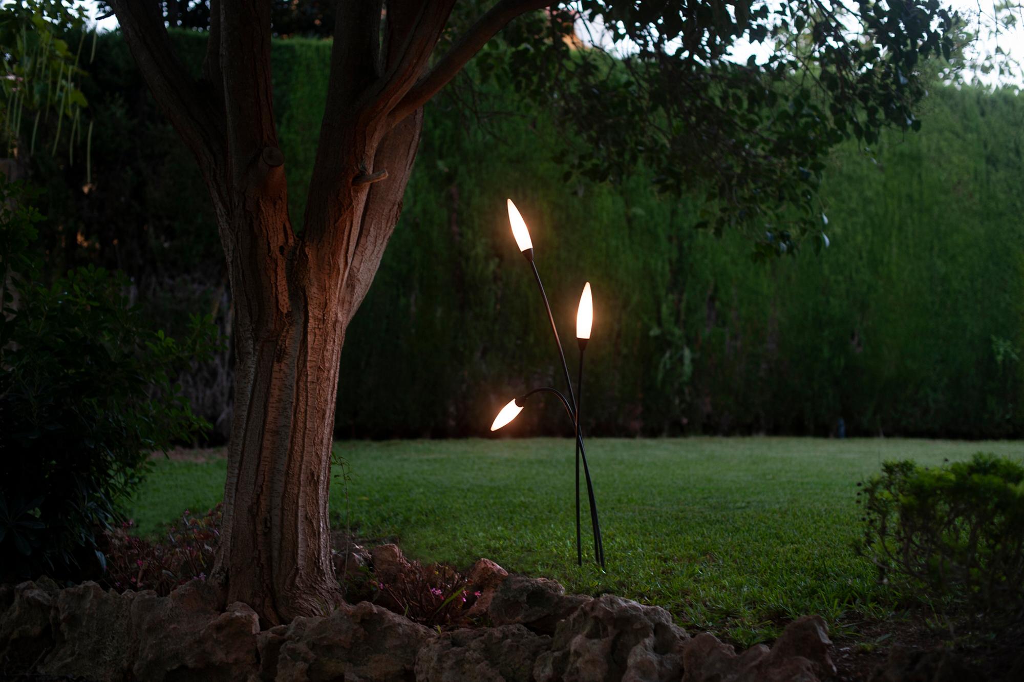Espiga Multi-Head Post Lamp