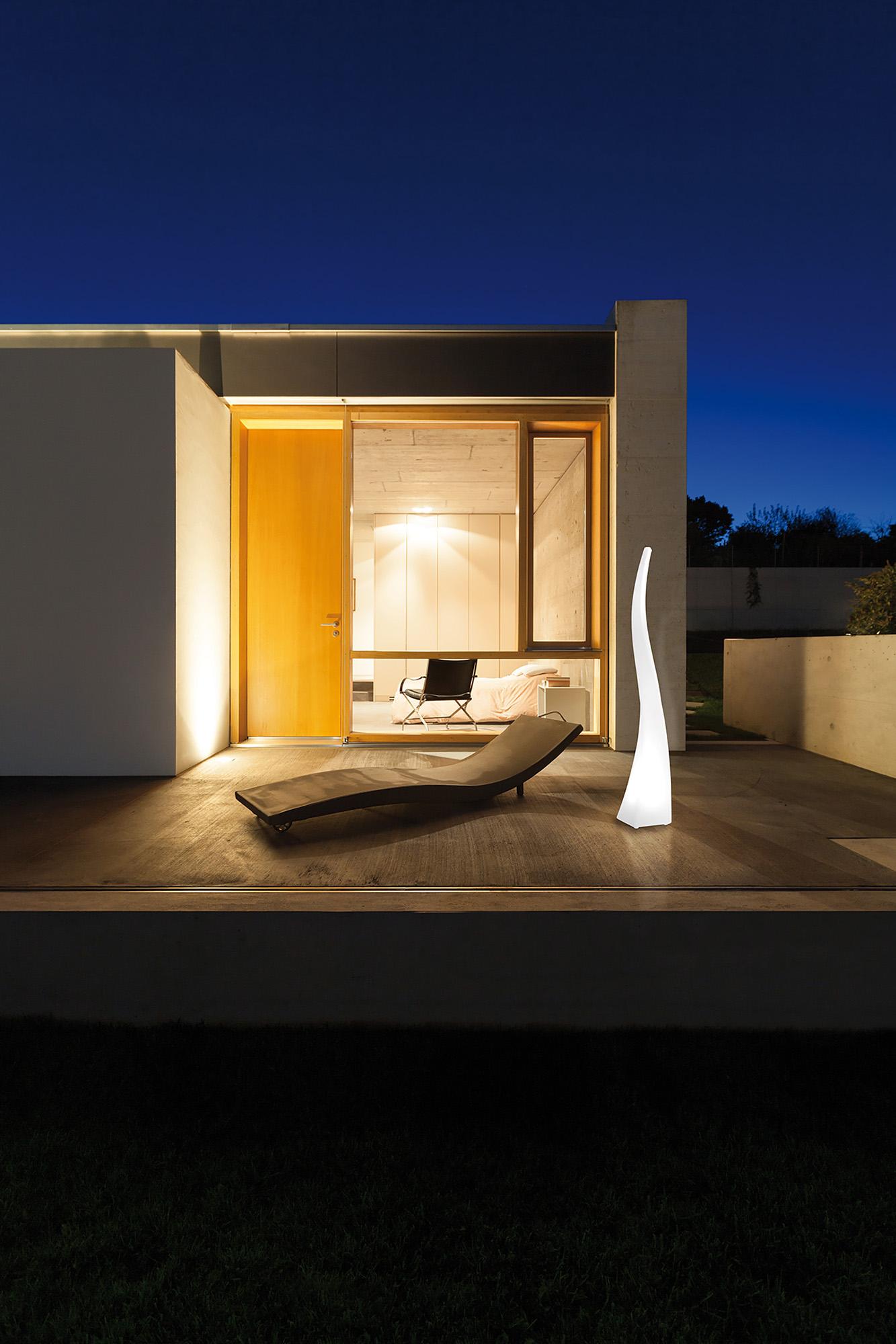 Flame Floor Lamp 4+1 Light GU10/E27 Outdoor IP44, Opal White