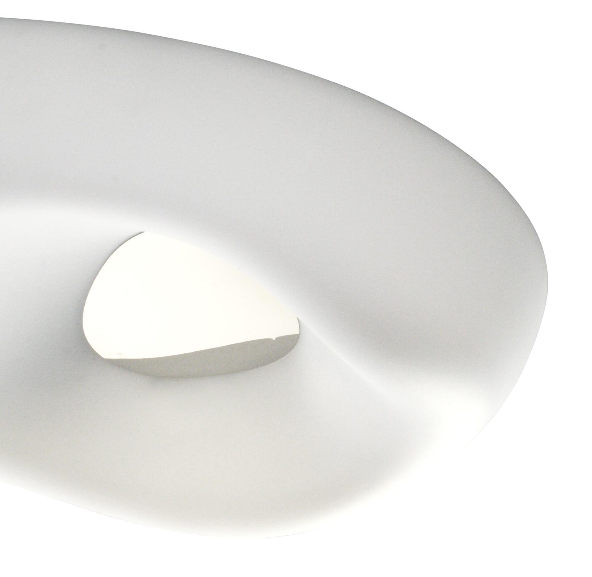 Huevo Ceiling