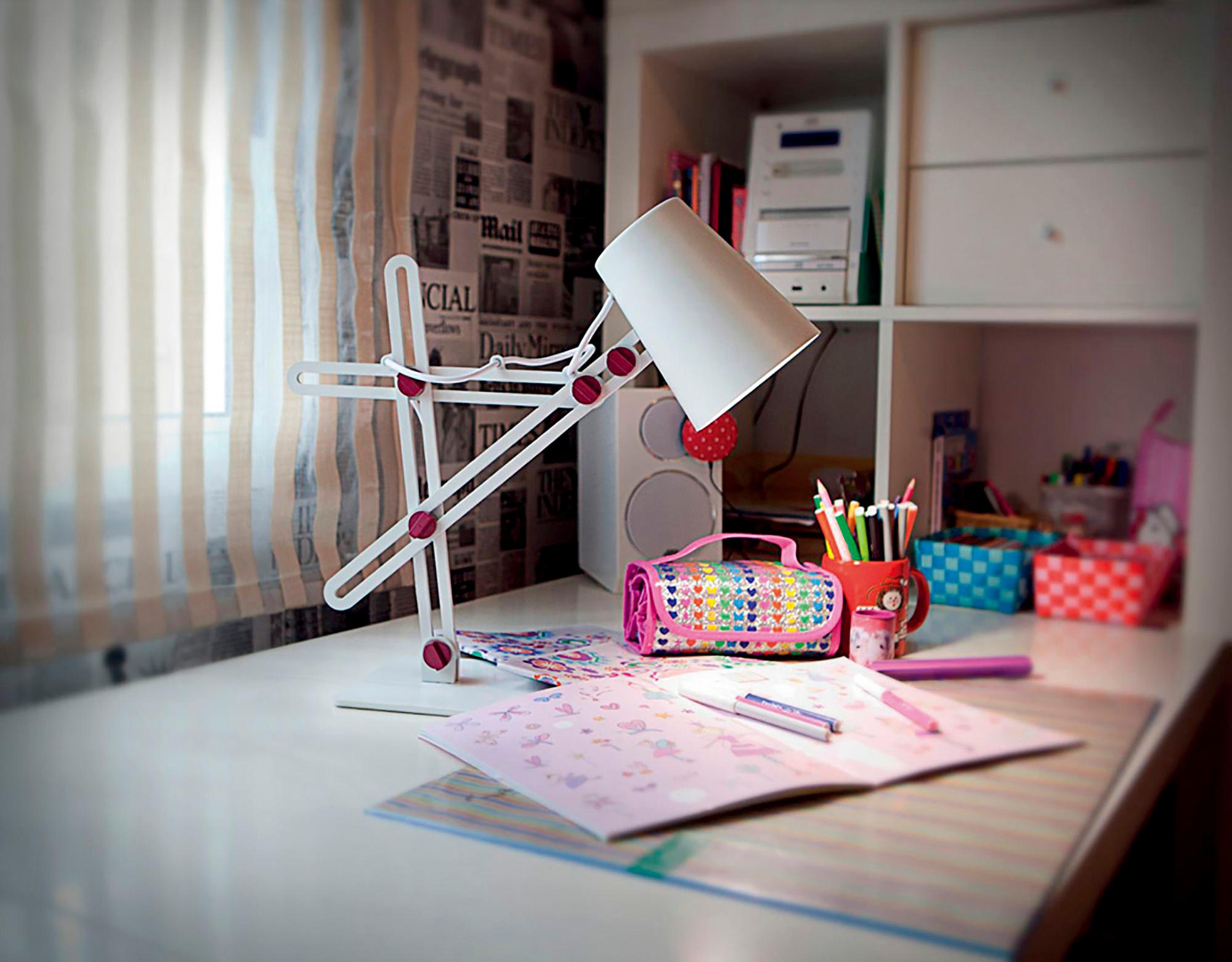 Looker Table Lamp