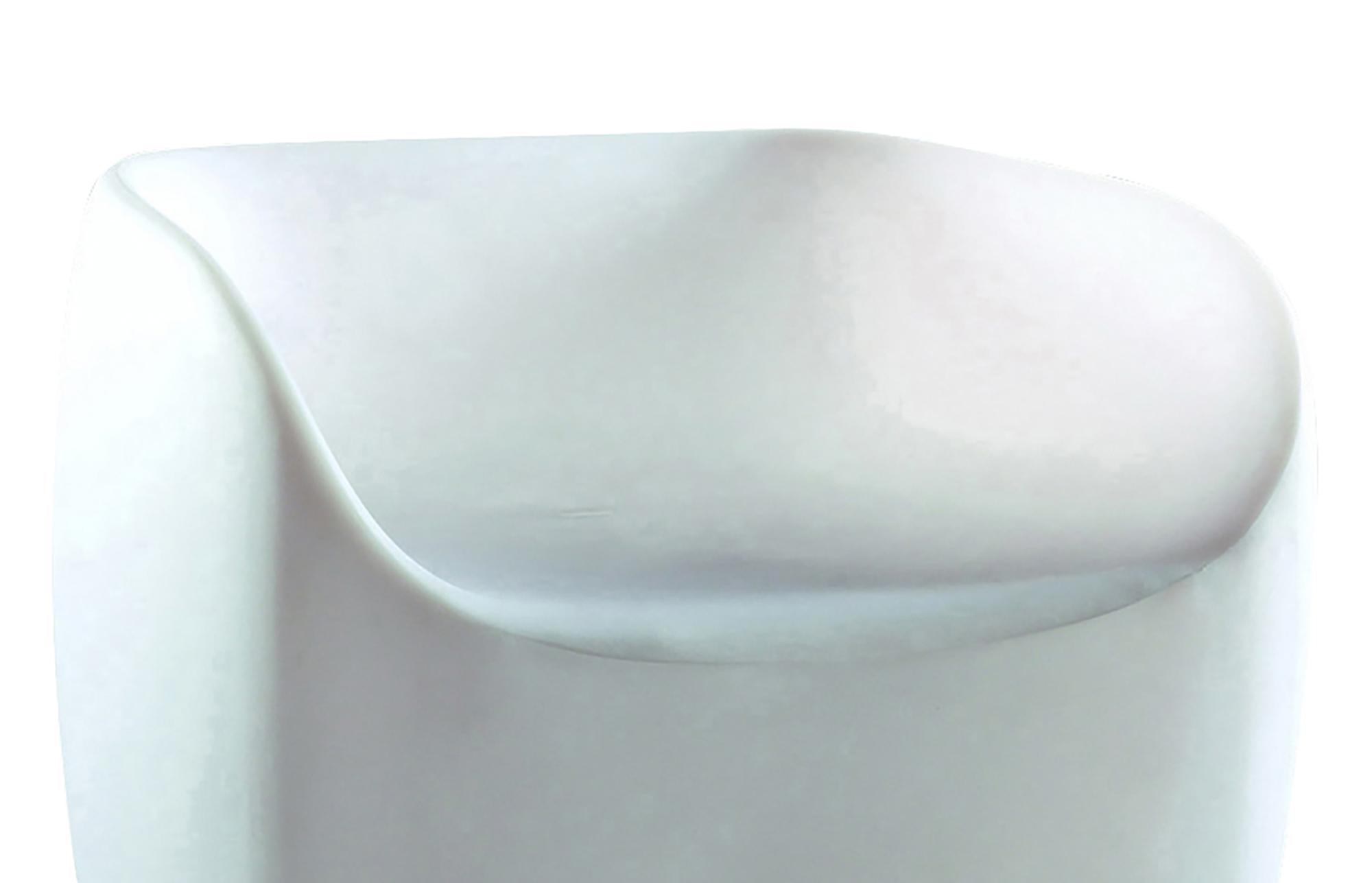 Pao Small Sofa No Light Outdoor, Opal White Item Weight: 16.3kg